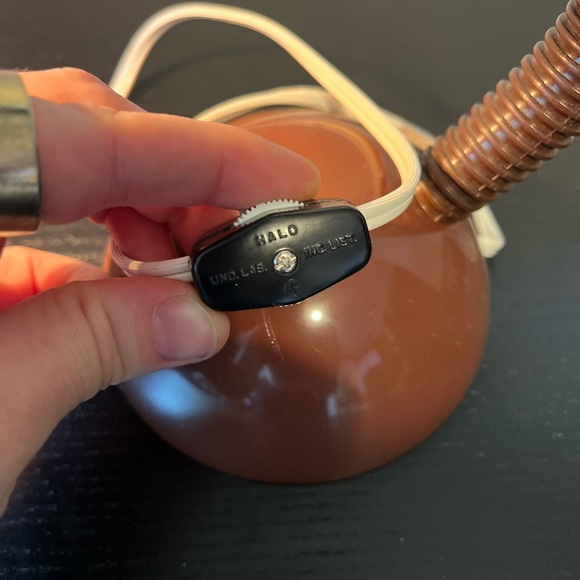 Vintage Bear Head Desk Lamp – Ceramic Animal Light with Flexible Neck, 17” Long - Picture 6 of 10